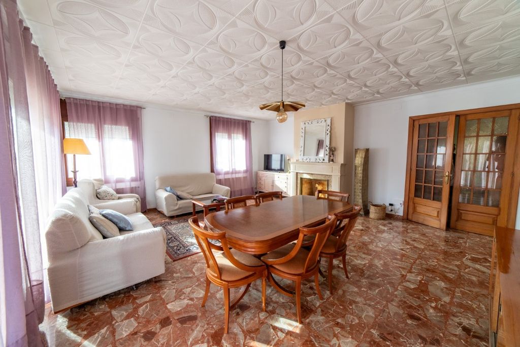 Luxury House for sale in Tona, 430 000 €, Photo 3