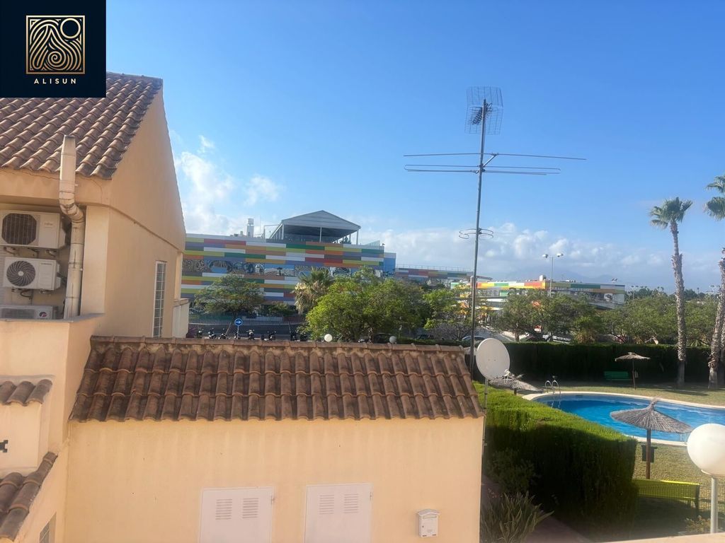 Maison de luxe à vendre à Alicante, 824 000 €, Photo 3