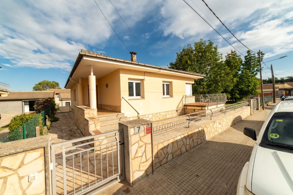 Luxury House for sale in Tona, 430 000 €, Photo 4