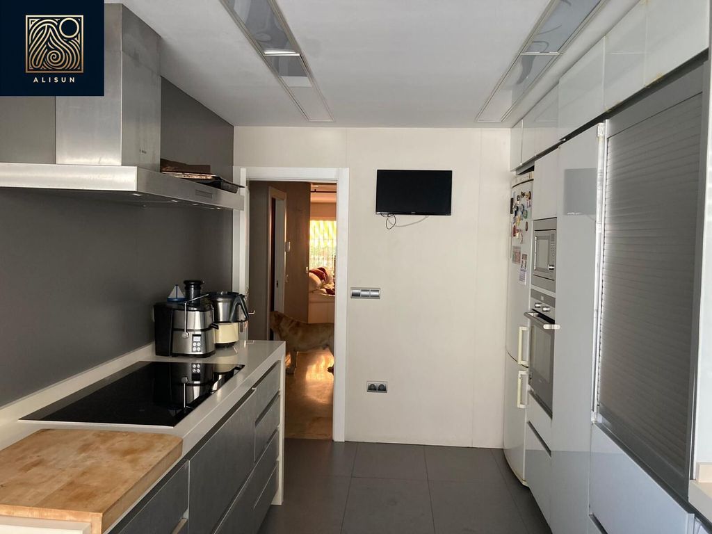 Maison de luxe à vendre à Alicante, 824 000 €, Photo 7