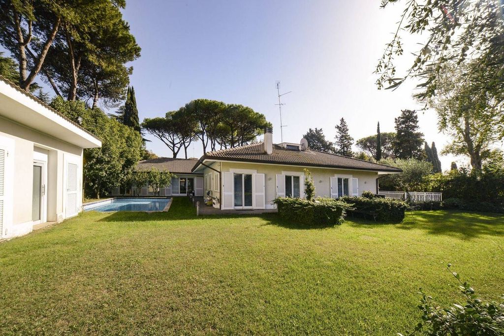 Luxury House for sale in Rome, 3 650 000 €, Photo 1