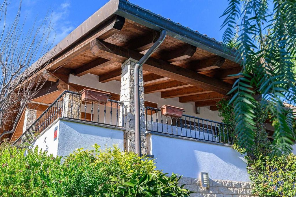 Luxury House for sale in Rome, 599 000 €, Photo 1