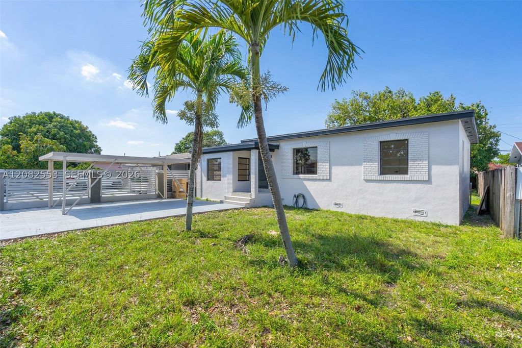 Maison de luxe à vendre à Hialeah, 477 006 €, Photo 1