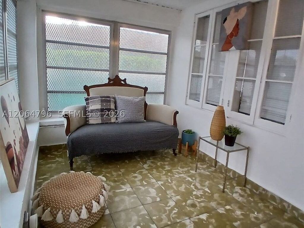 Maison de luxe à vendre à Miami, 772 664 €, Photo 1