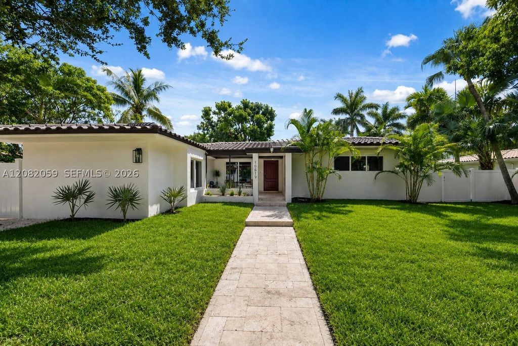 Maison de luxe à vendre à Miami Shores, 1 970 361 €, Photo 1
