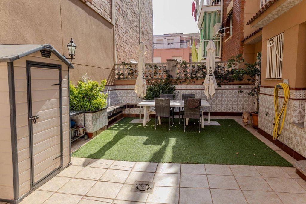 Maison de luxe à vendre à Badalona, 440 000 €, Photo 2