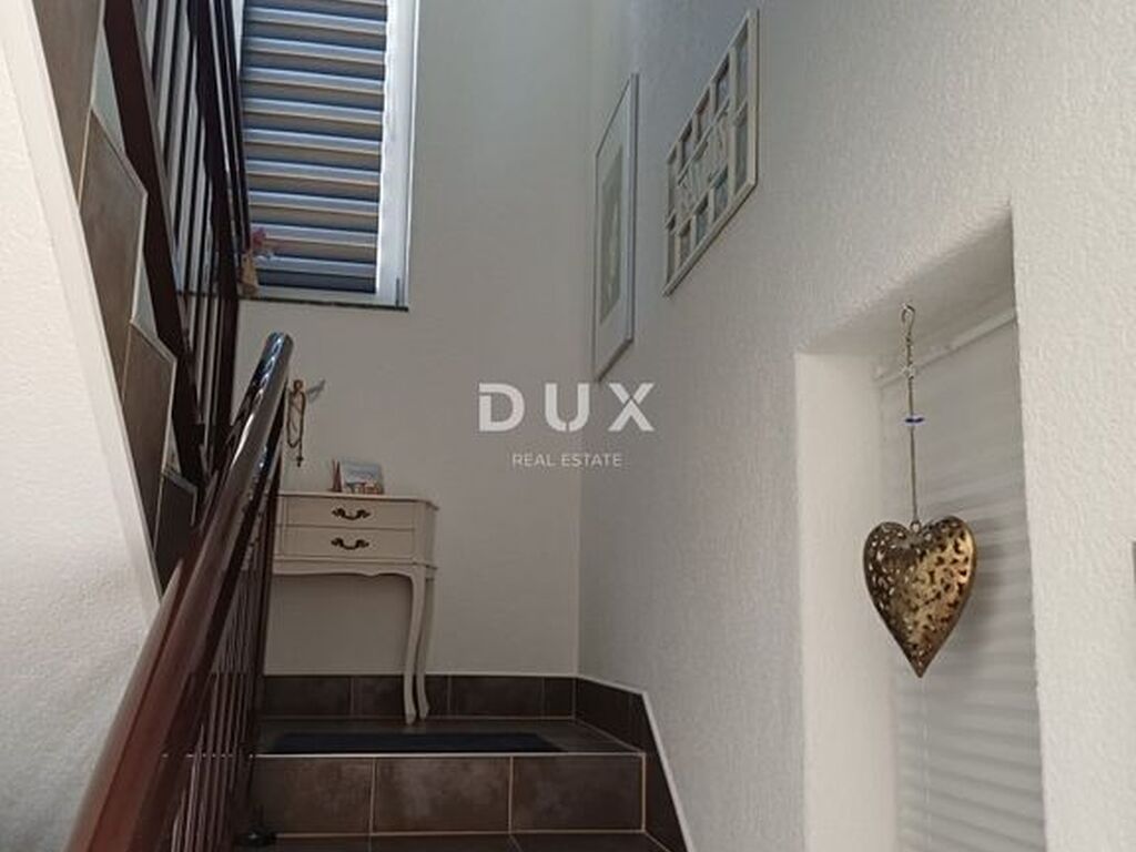 Maison de luxe à vendre à Jasenice, 580 000 €, Photo 4