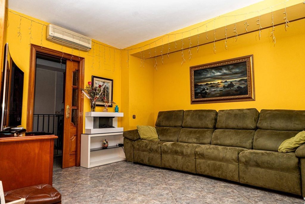 Maison de luxe à vendre à Badalona, 440 000 €, Photo 4