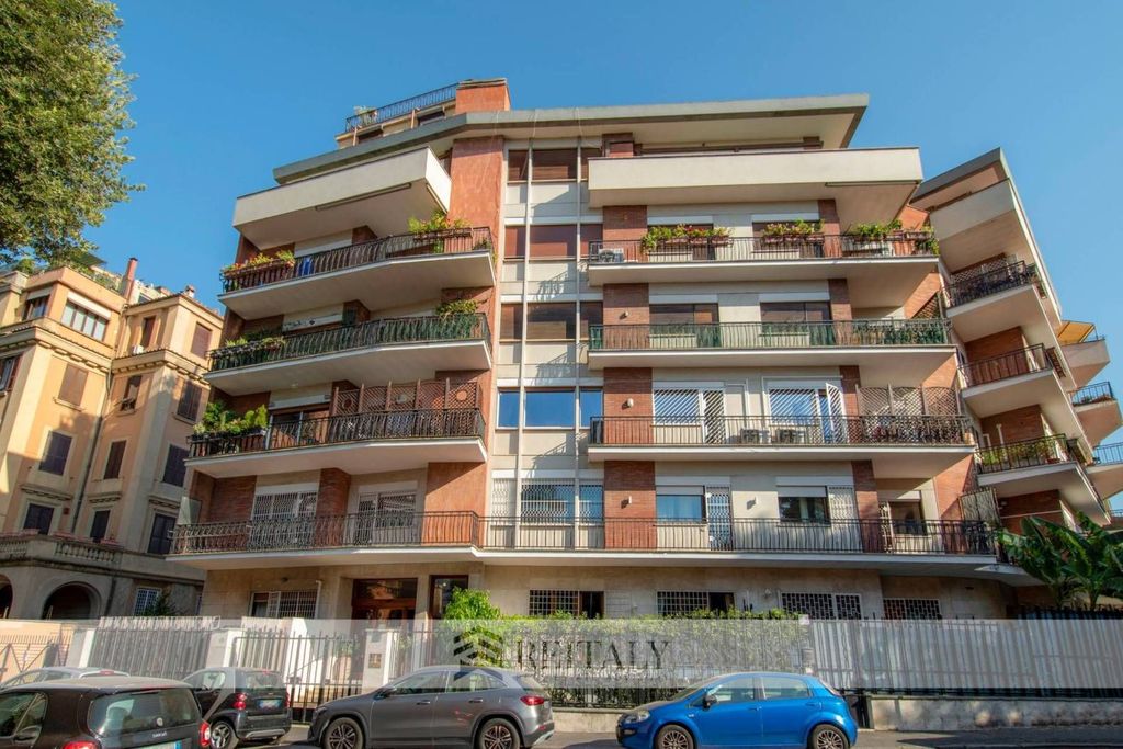 Luxury Apartment for sale in Rome, 525 000 €, Photo 1