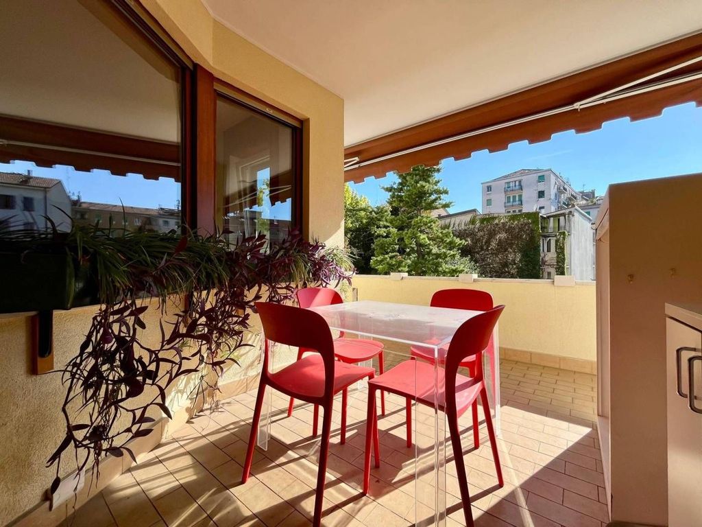 Appartement de luxe à vendre à Milan, 1 300 000 €, Photo 2