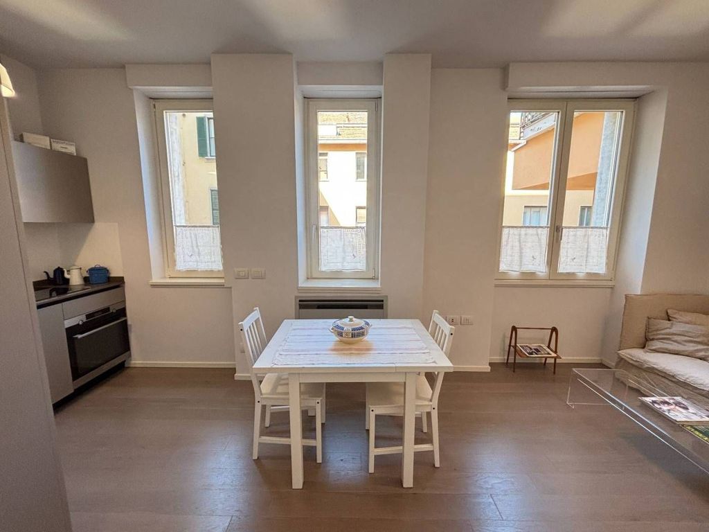 Luxury Apartment for sale in Milan, 400 000 €, Photo 2