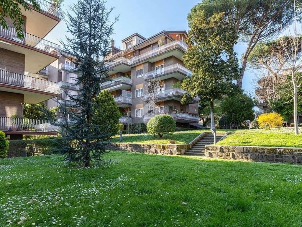 Luxury Apartment for sale in Rome, 895 000 €, Photo 1