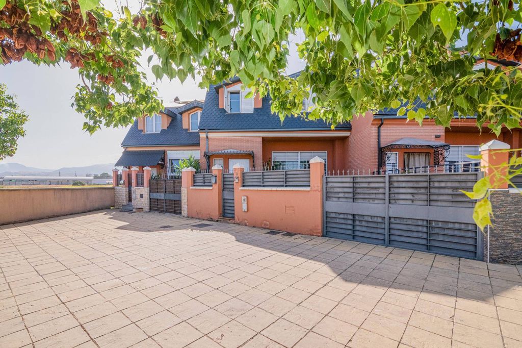 Maison de luxe à vendre à Churriana de La Vega, 475 000 €, Photo 2