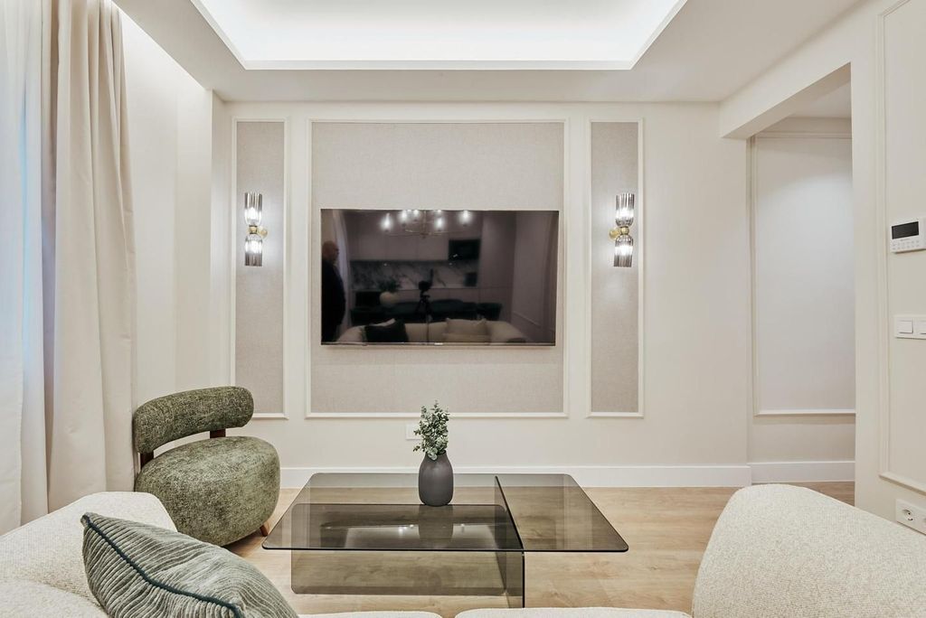 Luxury Apartment for sale in Madrid, 1 169 000 €, Photo 3