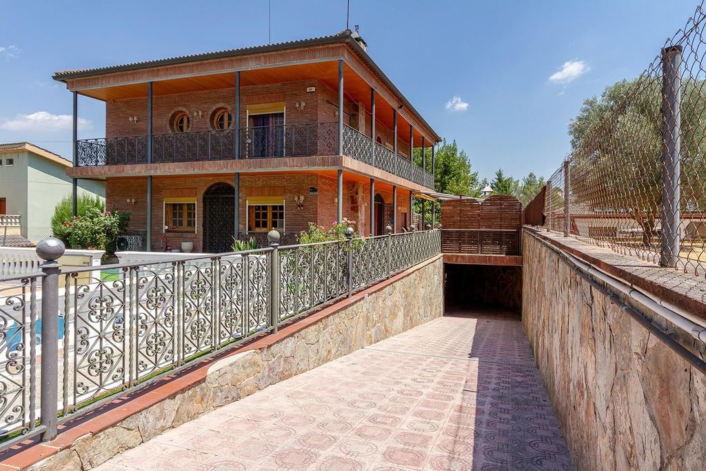 Maison de luxe à vendre à Masquefa, 440 000 €, Photo 2