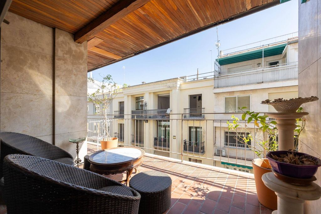 Luxury Apartment for sale in Granada, 825 000 €, Photo 3
