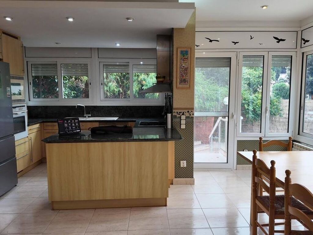 Maison de luxe à vendre à Torrelles de Llobregat, 649 000 €, Photo 4