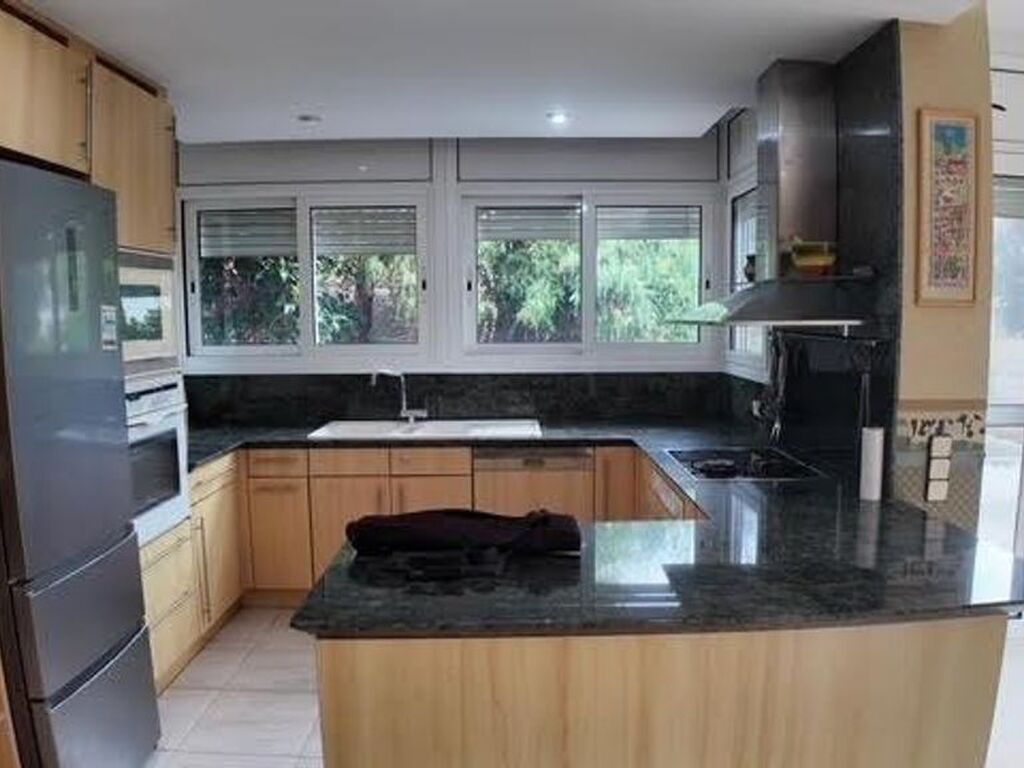 Maison de luxe à vendre à Torrelles de Llobregat, 649 000 €, Photo 5