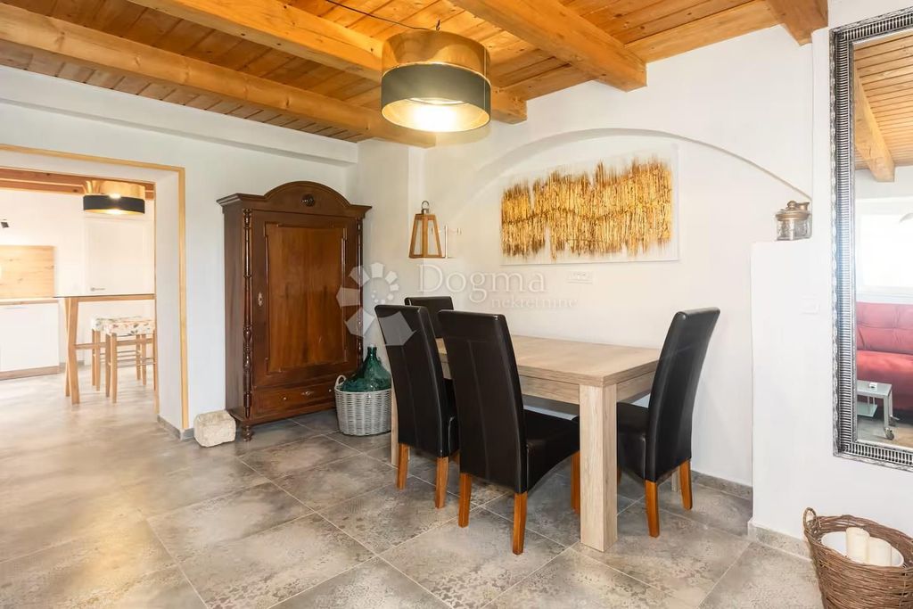 Maison de luxe à vendre à Žminj, 450 000 €, Photo 2