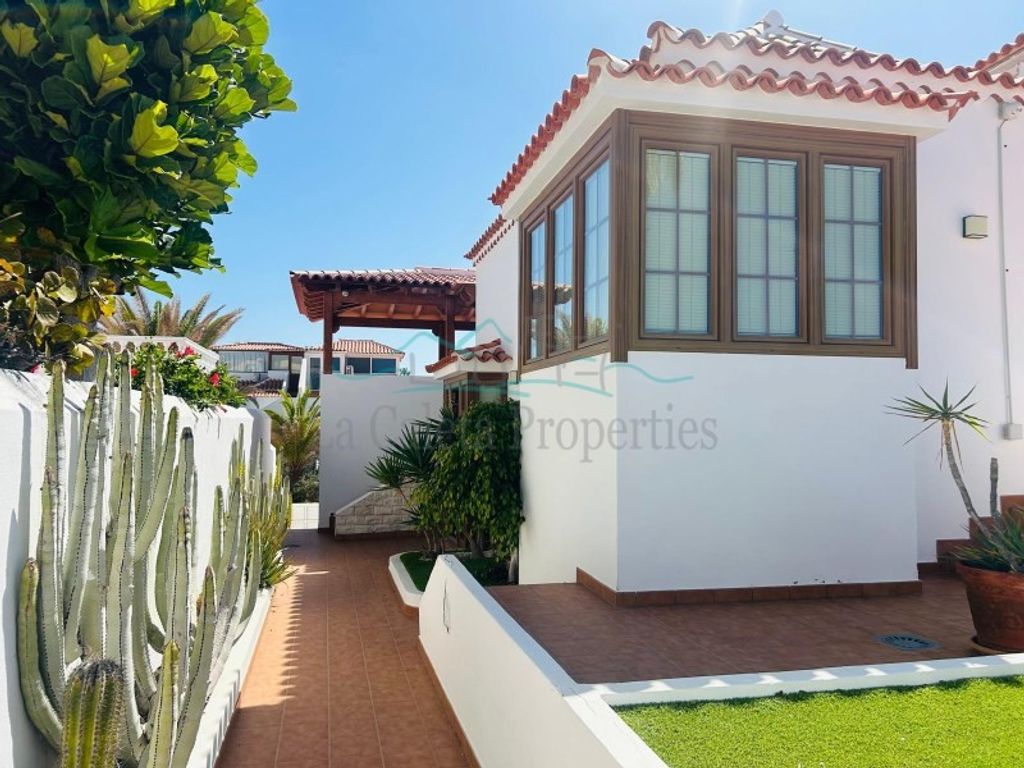 Maison de luxe à vendre à Adeje, 1 400 000 €, Photo 4