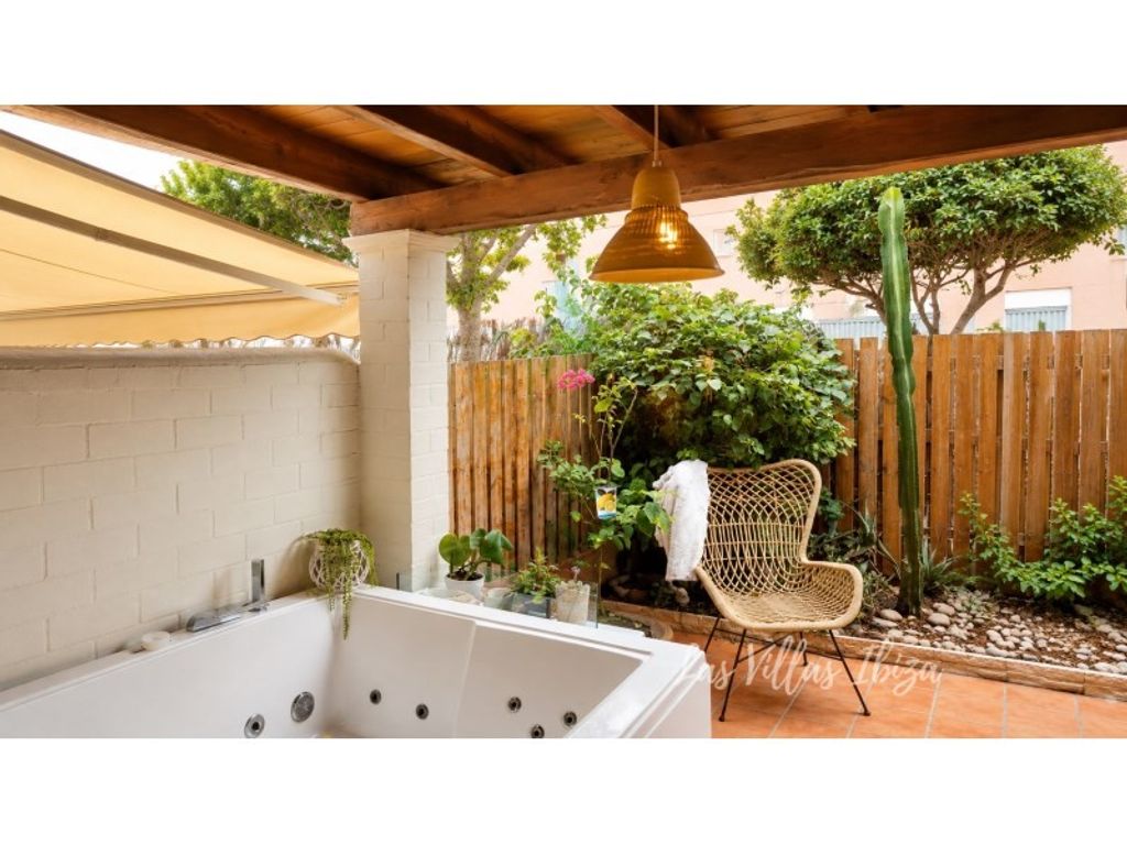 Maison de luxe à vendre à Ibiza, 740 000 €, Photo 3