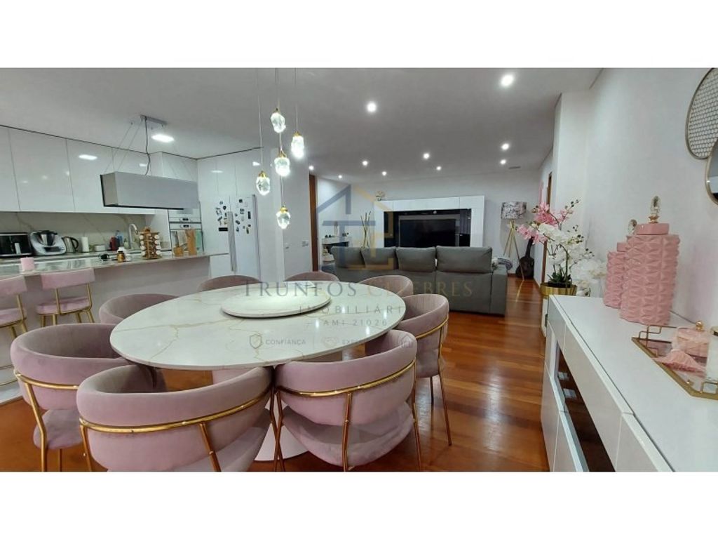 Luxury Apartment for sale in Póvoa de Varzim, 415 000 €, Photo 1