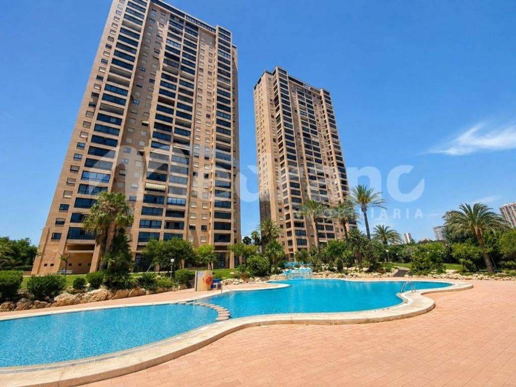Luxury Apartment for sale in Benidorm, 495 000 €, Photo 1