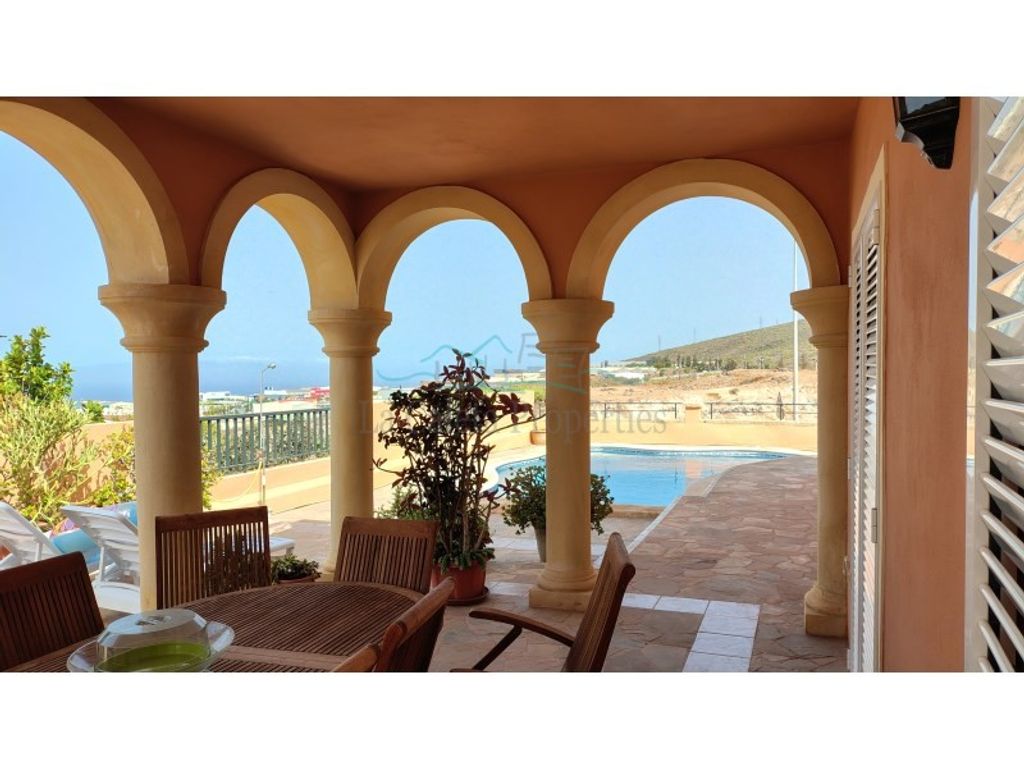 Maison de luxe à vendre à Adeje, 1 750 000 €, Photo 2