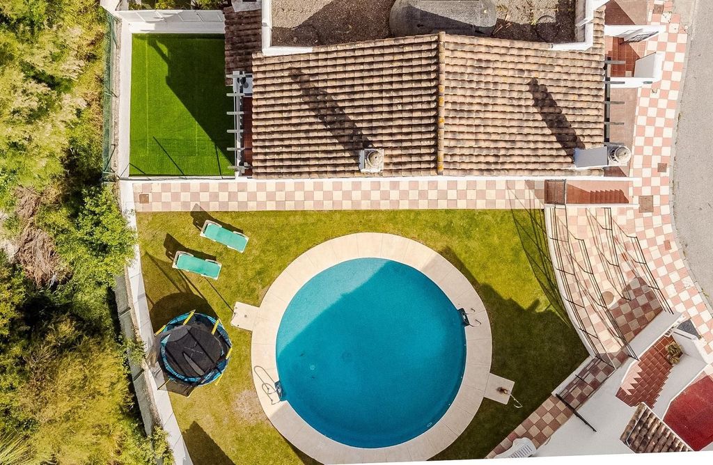Maison de luxe à vendre à Manilva, 570 000 €, Photo 2