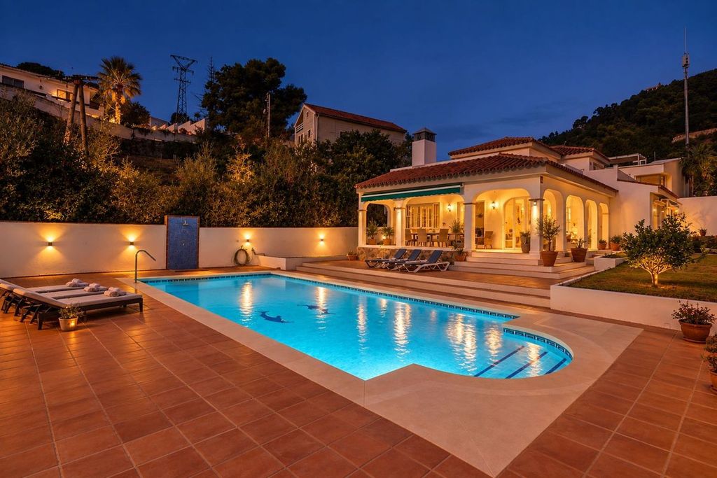 Luxury House for sale in Benalmádena, 895 000 €, Photo 1