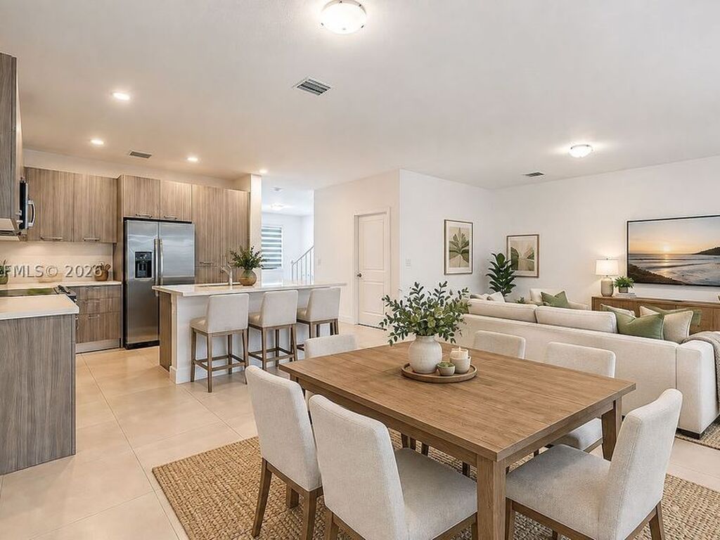 Maison de luxe à vendre à Miami, 610 140 €, Photo 1