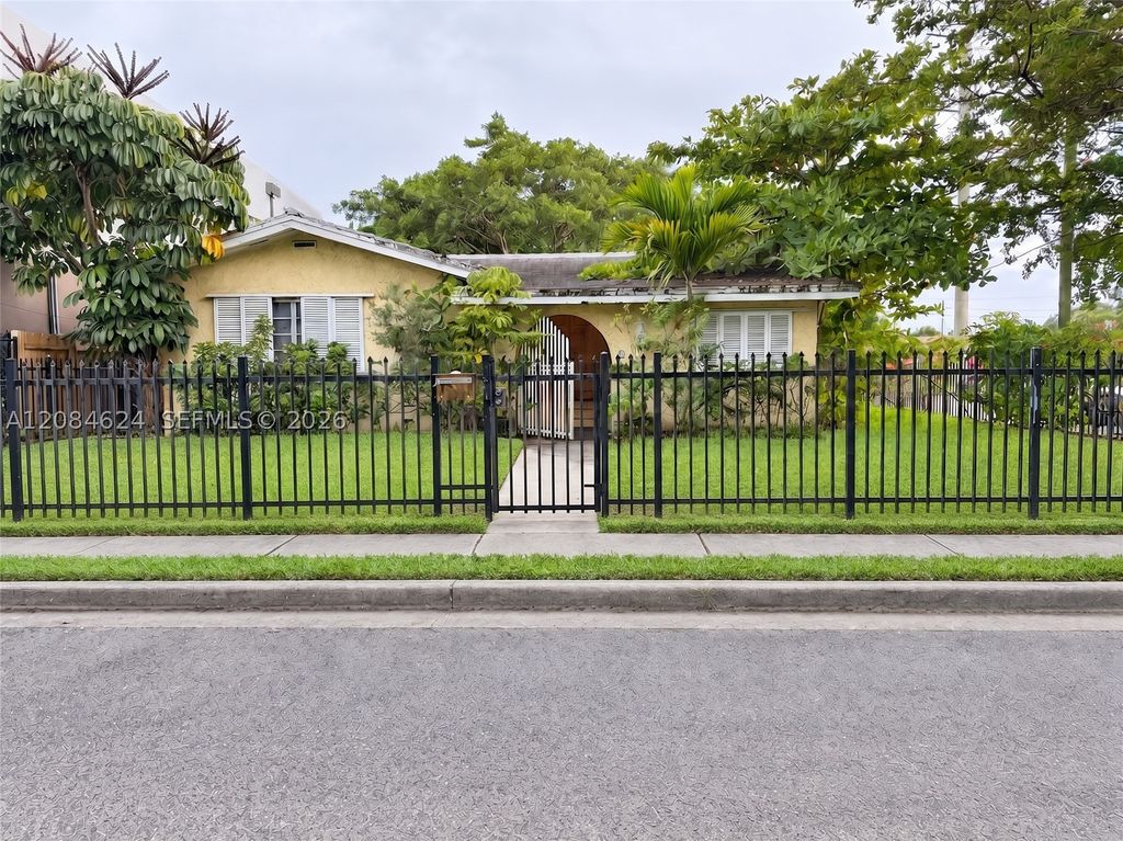 Maison de luxe à vendre à Miami, 808 794 €, Photo 1