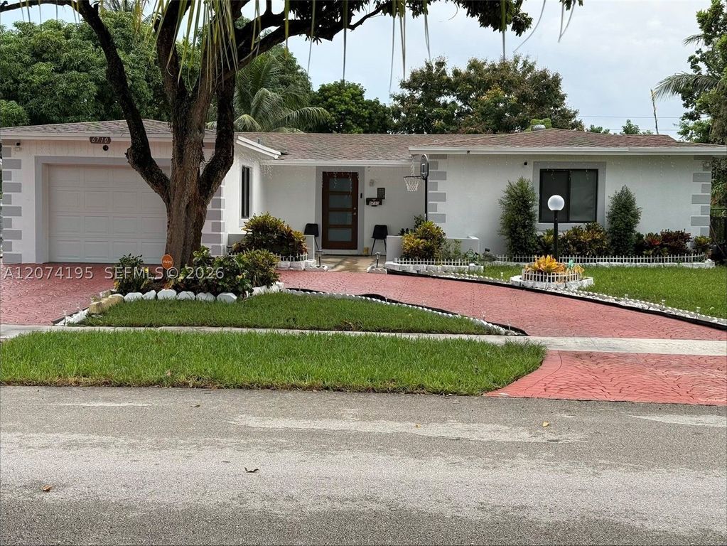 Maison de luxe à vendre à North Lauderdale, 490 516 €, Photo 1