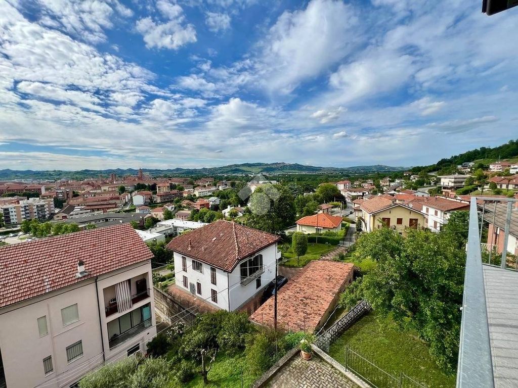Maison de luxe à vendre à Alba, 870 000 €, Photo 2