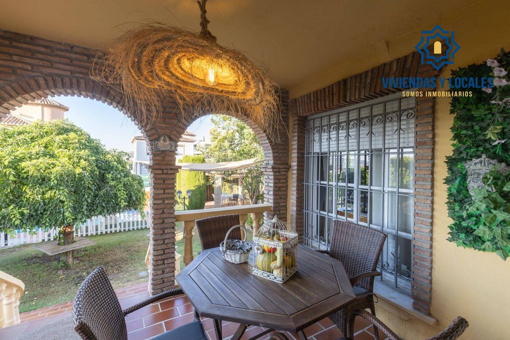 Maison de luxe à vendre à Zubia, 485 000 €, Photo 2