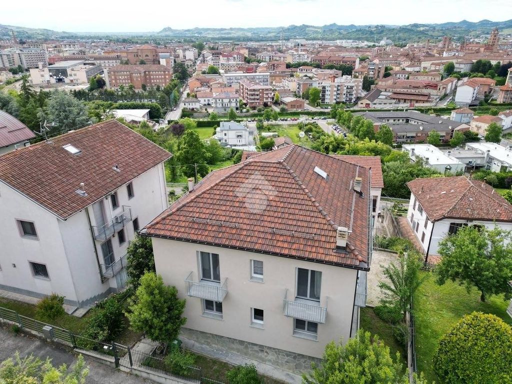 Maison de luxe à vendre à Alba, 870 000 €, Photo 3
