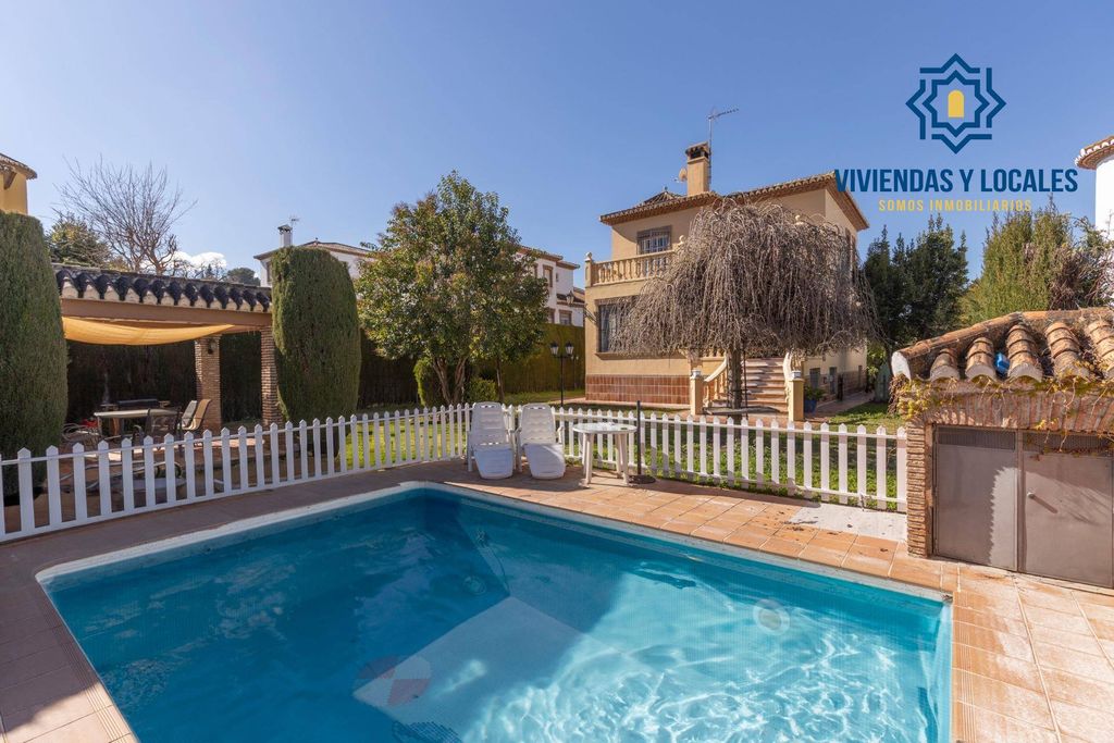 Maison de luxe à vendre à Zubia, 485 000 €, Photo 4