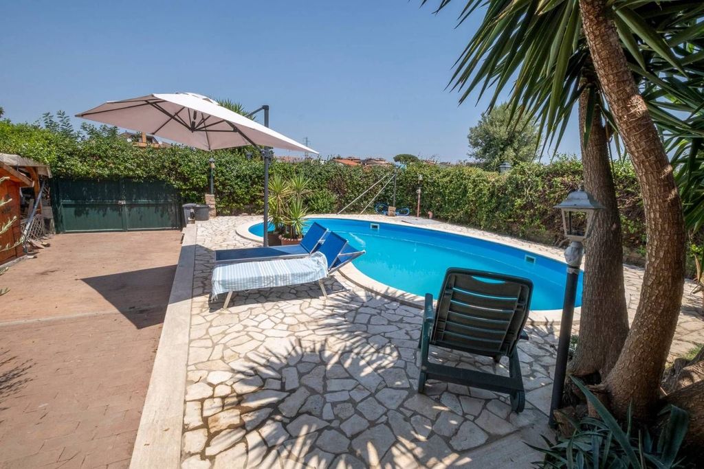 Luxury House for sale in Rome, 475 000 €, Photo 2