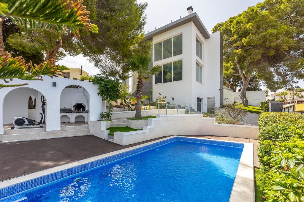 Luxury House for sale in Torrevieja, 849 000 €, Photo 2
