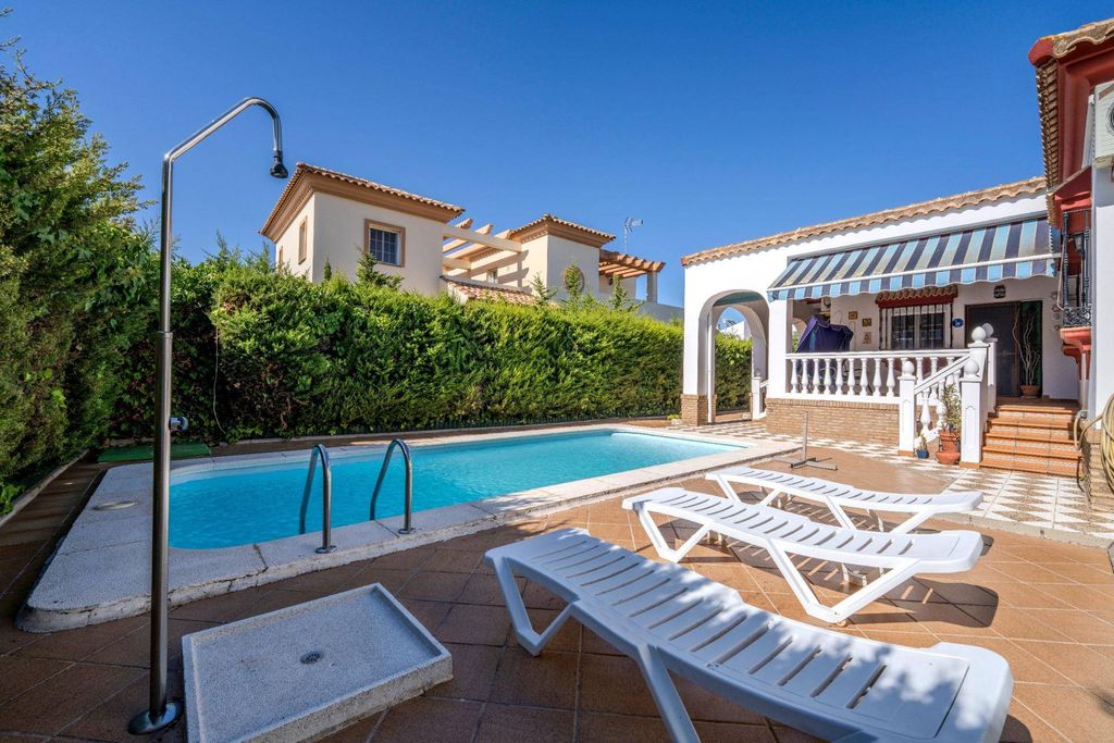Luxury House for sale in Ayamonte, 550 000 €, Photo 2
