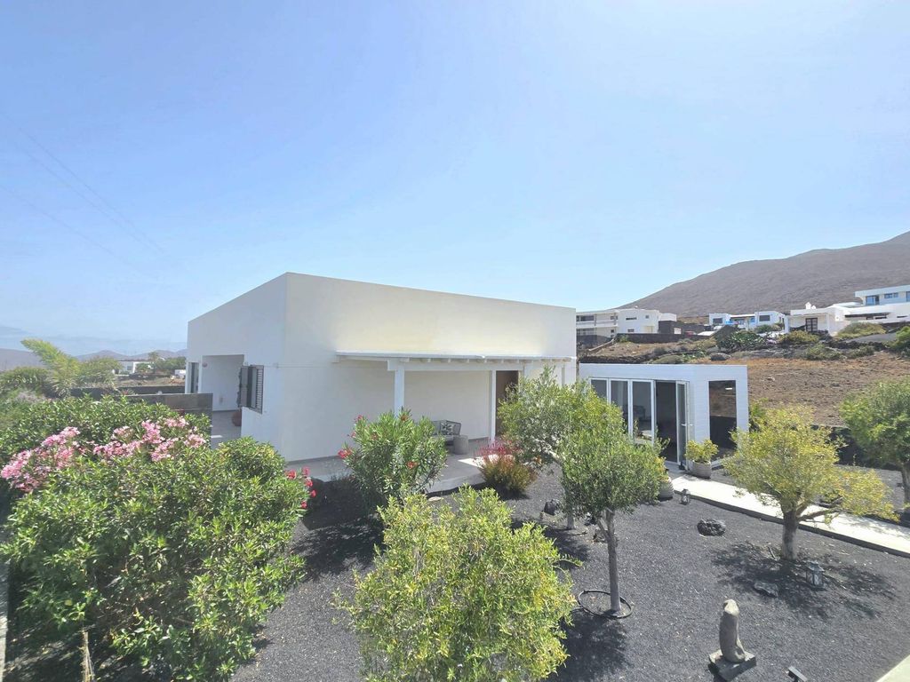 Maison de luxe à vendre à Yaiza, 799 000 €, Photo 2