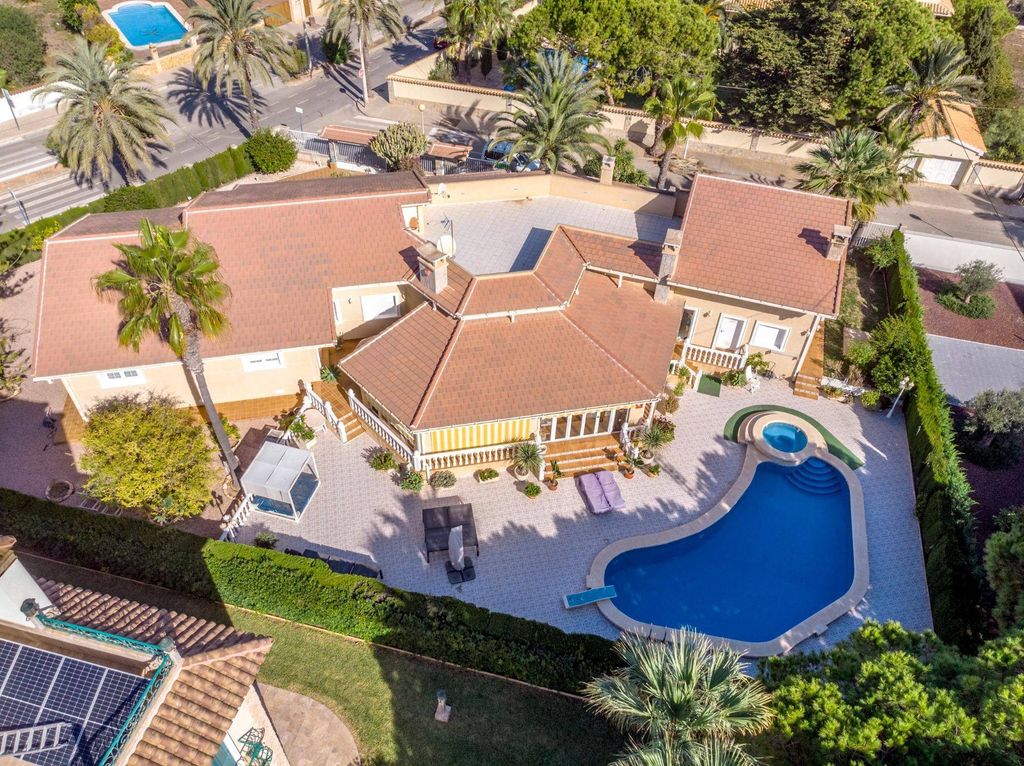 Maison de luxe à vendre à Cabo Roig, 1 550 000 €, Photo 2
