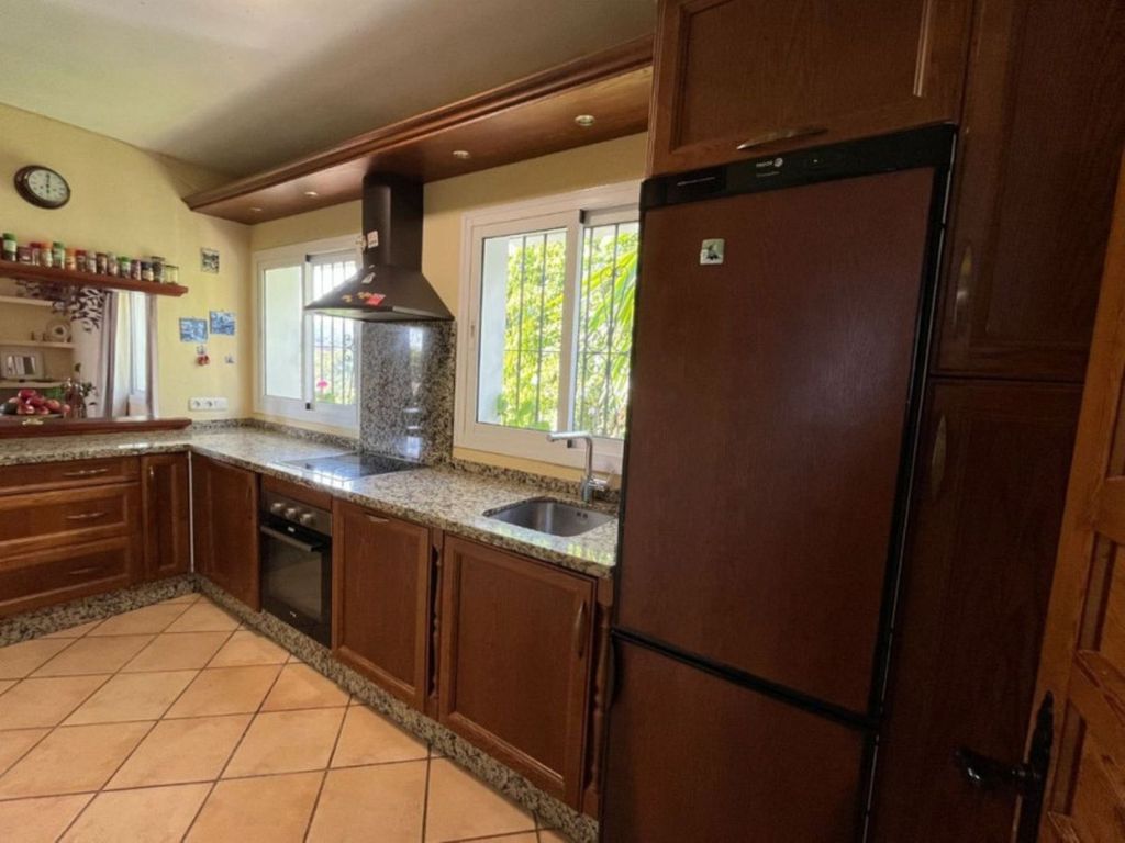 Luxury House for sale in Elviria, 1 175 000 €, Photo 3