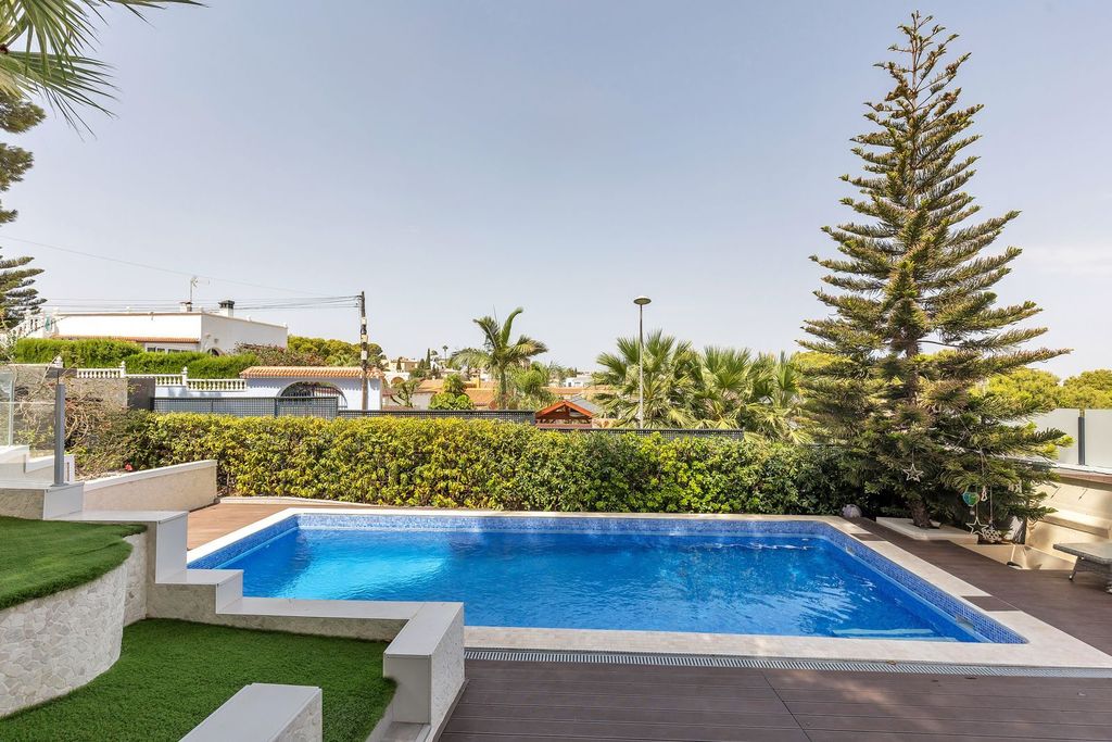 Luxury House for sale in Torrevieja, 849 000 €, Photo 4