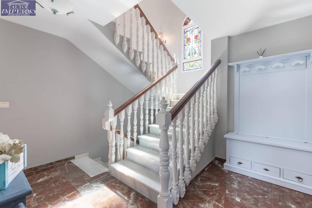 Maison de luxe à vendre à Zubia, 485 000 €, Photo 4