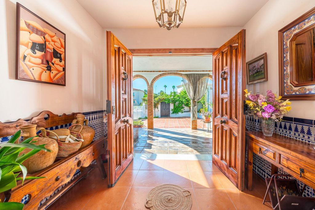 Luxury House for sale in Torremolinos, 1 099 000 €, Photo 5