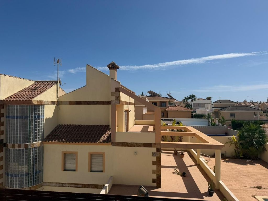 Luxury House for sale in Torrevieja, 650 000 €, Photo 6