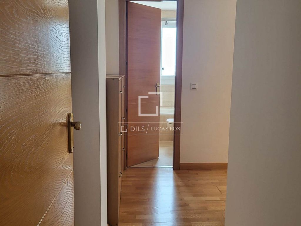 Luxury Apartment for sale in Madrid, 870 000 €, Photo 4