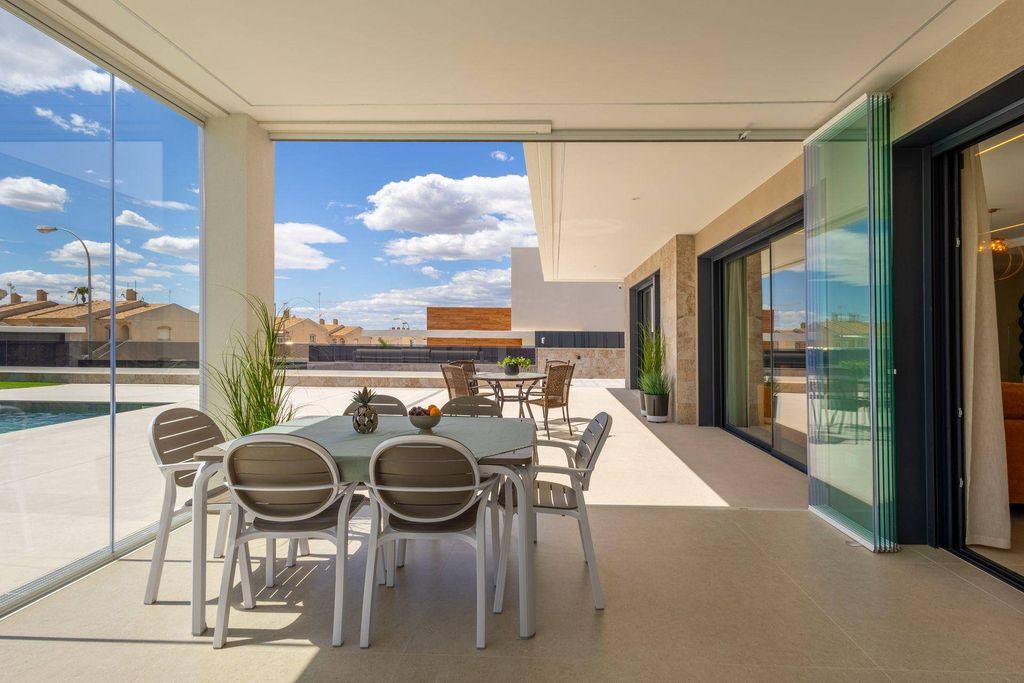 Maison de luxe à vendre à Torrevieja, 1 675 000 €, Photo 2