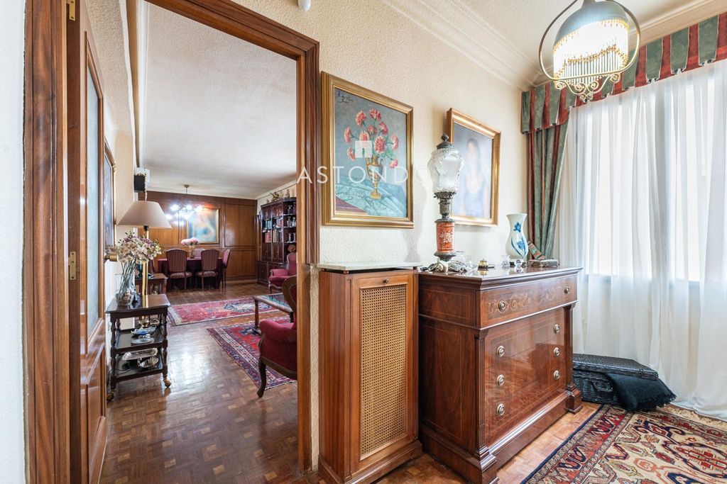 Luxury Apartment for sale in Madrid, 635 000 €, Photo 2